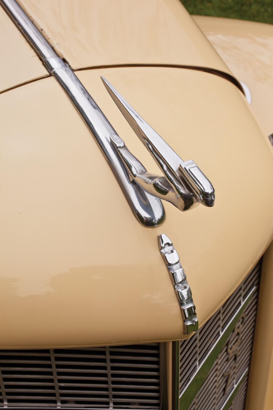 Детали экстерьера Auburn 851 SC Speedster 1935 года  (фото 80 из 93)